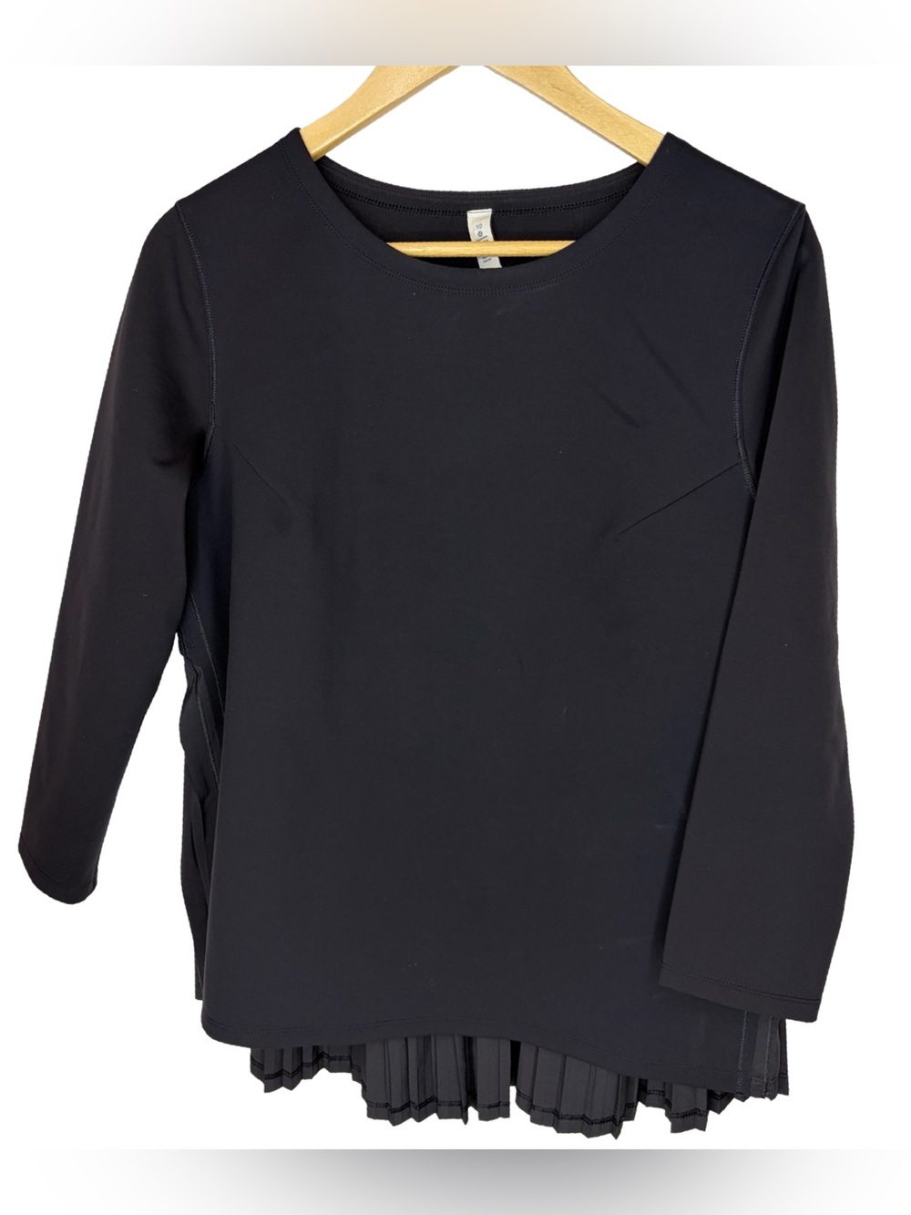 Lululemon pleat on long sleeve black shirt size 10